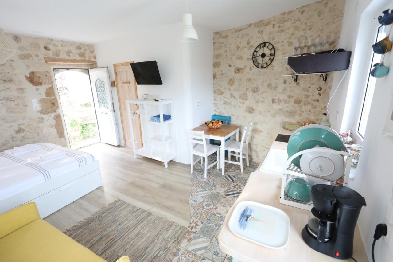 Ravi Boutique Home - 1 Minute Walk From Beach 칼리베스 외부 사진