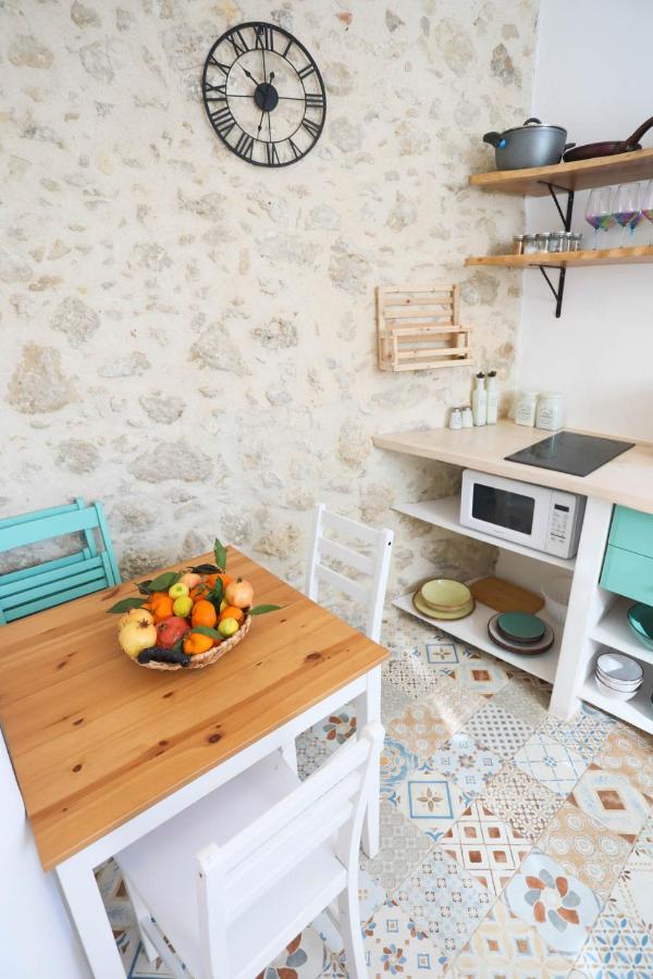 Ravi Boutique Home - 1 Minute Walk From Beach 칼리베스 외부 사진