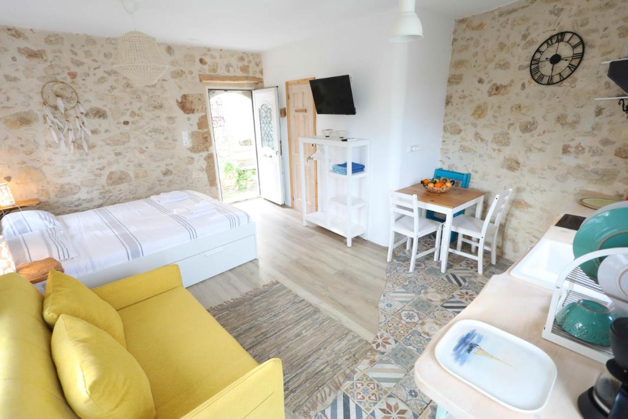 Ravi Boutique Home - 1 Minute Walk From Beach 칼리베스 외부 사진