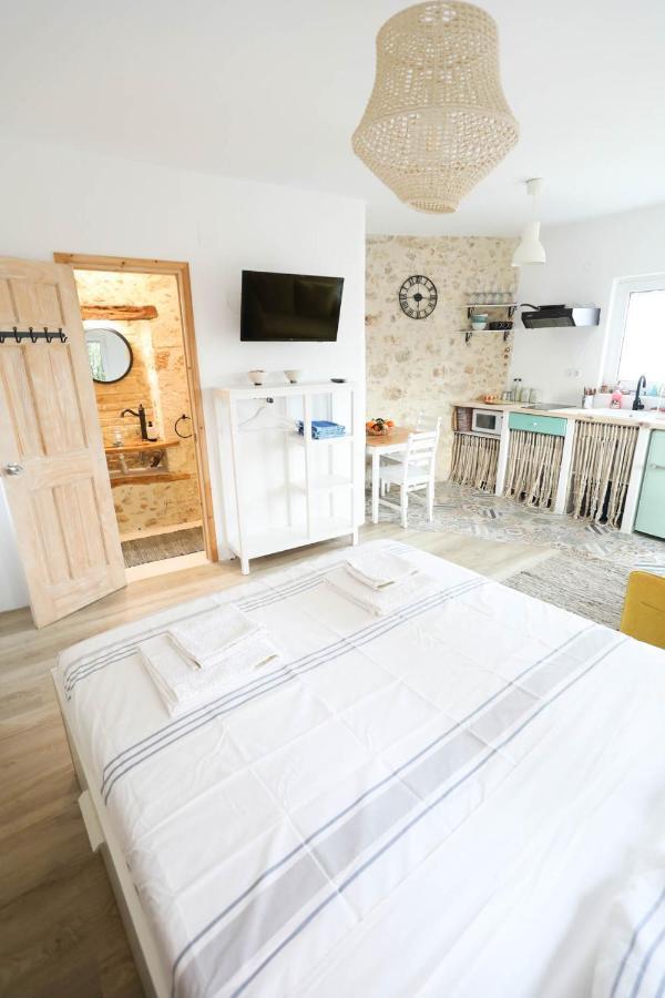 Ravi Boutique Home - 1 Minute Walk From Beach 칼리베스 외부 사진