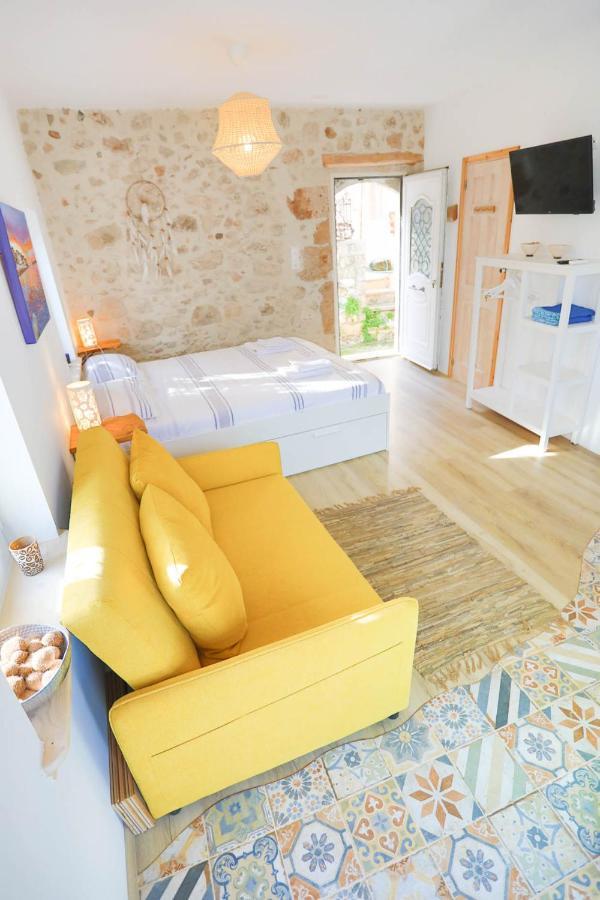 Ravi Boutique Home - 1 Minute Walk From Beach 칼리베스 외부 사진