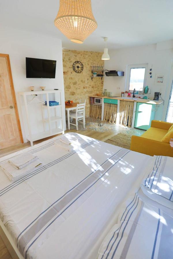 Ravi Boutique Home - 1 Minute Walk From Beach 칼리베스 외부 사진