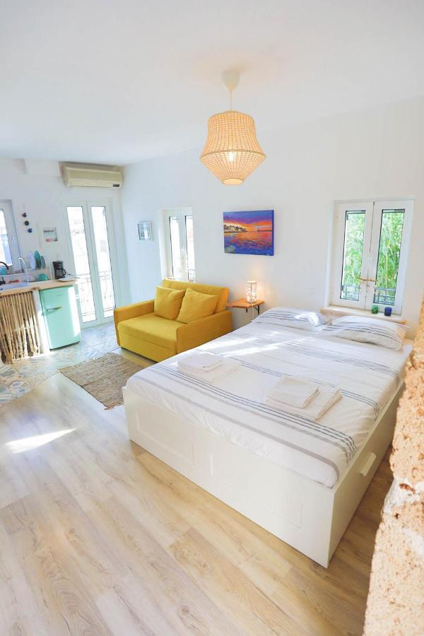 Ravi Boutique Home - 1 Minute Walk From Beach 칼리베스 외부 사진