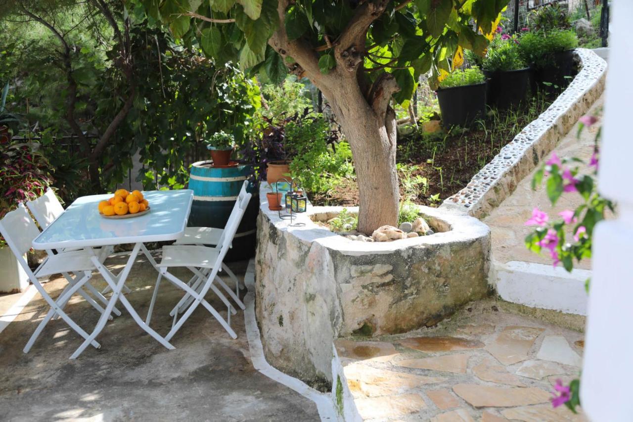 Ravi Boutique Home - 1 Minute Walk From Beach 칼리베스 외부 사진