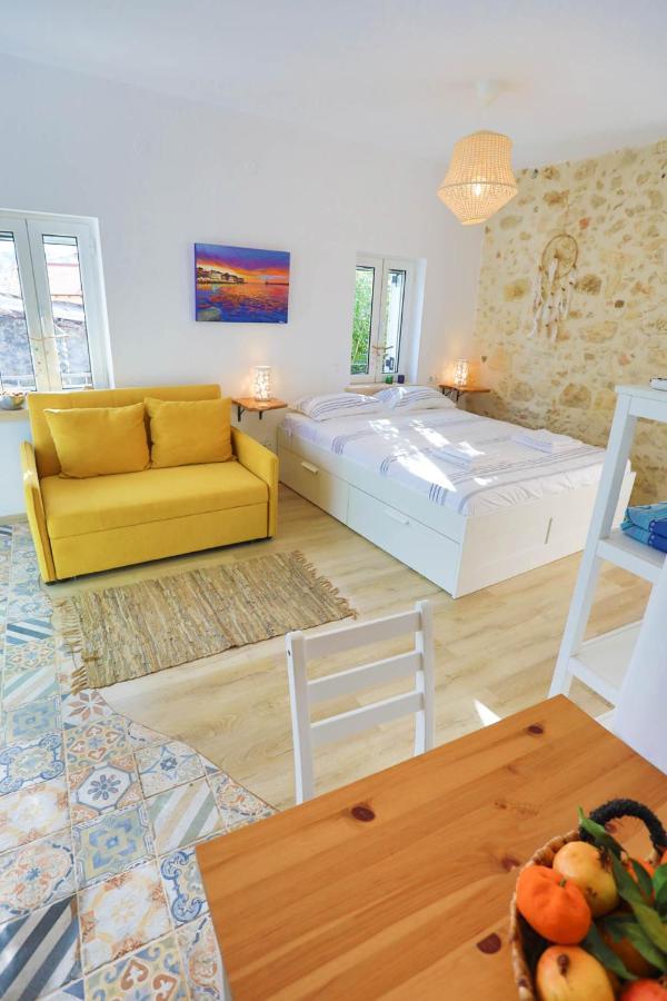 Ravi Boutique Home - 1 Minute Walk From Beach 칼리베스 외부 사진
