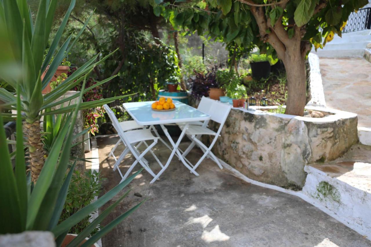 Ravi Boutique Home - 1 Minute Walk From Beach 칼리베스 외부 사진