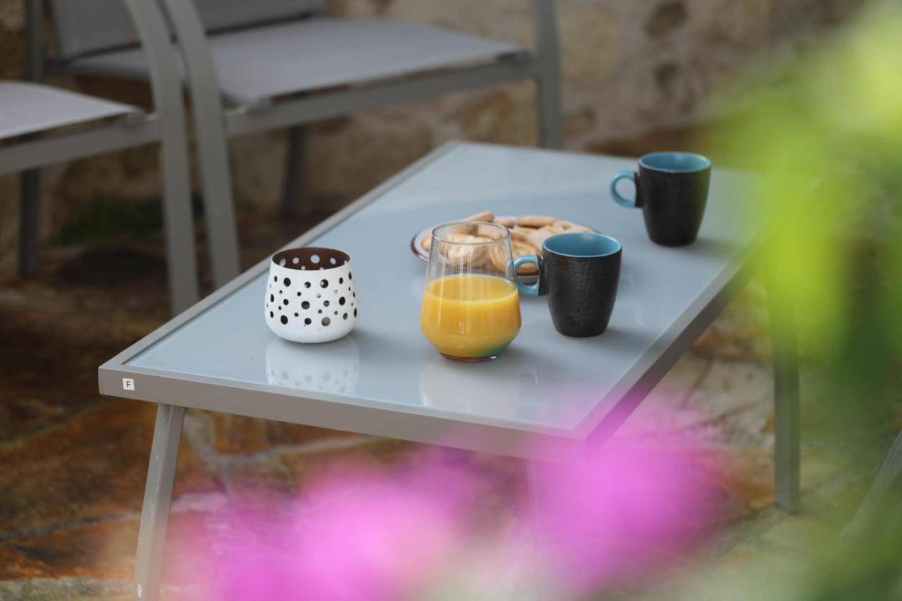 Ravi Boutique Home - 1 Minute Walk From Beach 칼리베스 외부 사진